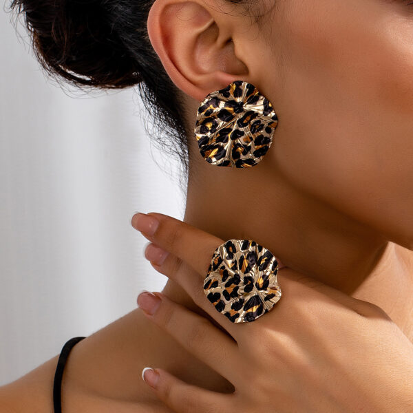 Vintage Geometric Leopard Print Circle Disc Fashion Design Ear Studs Ring Suit